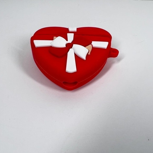 Nordstrom Heart Gift Airpods Case - Picture 4 of 8